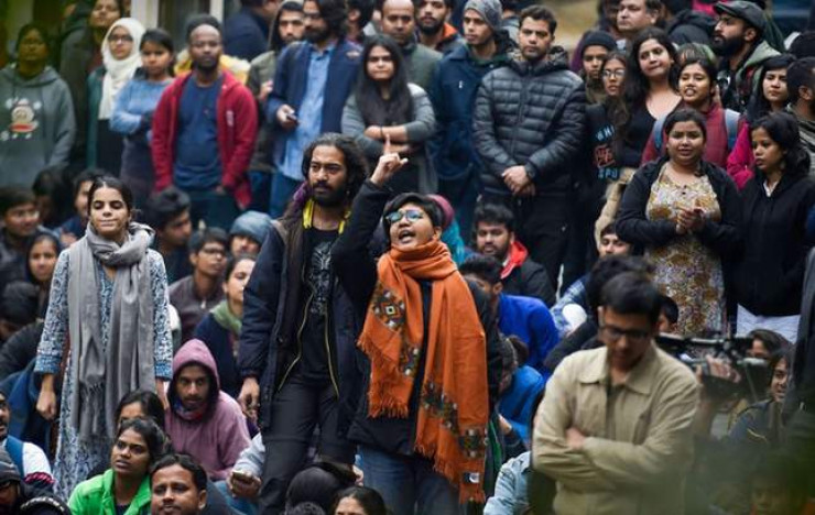 JNU students