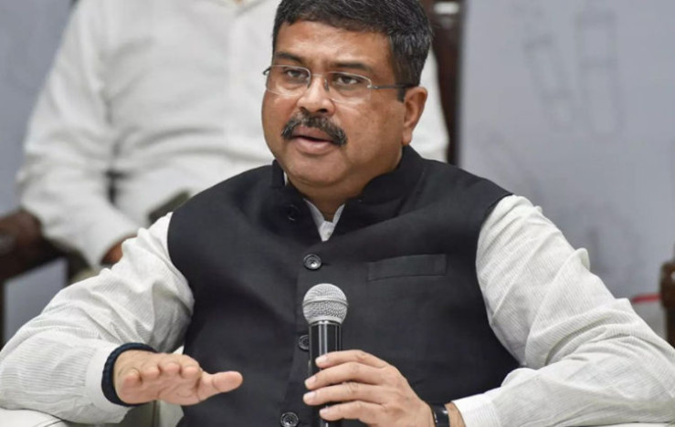 Dharmendra Pradhan Launches 'Apna Chandrayaan' Program to Engage Students