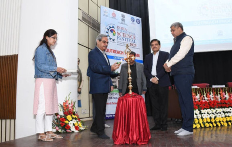 CSIR-NPL organized Outreach Program of IISF 2023