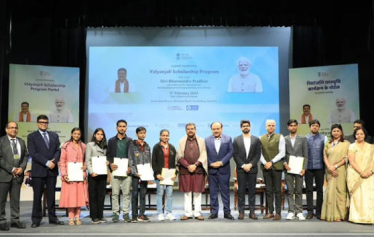 Dharmendra Pradhan launches EdCIL Vidyanjali Scholarship Programme