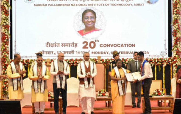 President Droupadi Murmu Urges SVNIT Graduates to Bridge AI Skill Gap