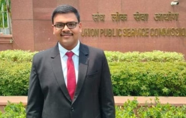 Aditya Srivastava of IIT Kanpur Secures Top Spot in UPSC Exam