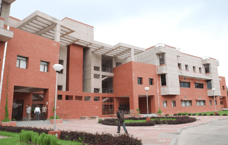 IIT Kanpur Launches SATHEE Crash Course for JEE Main 2025: Register Now