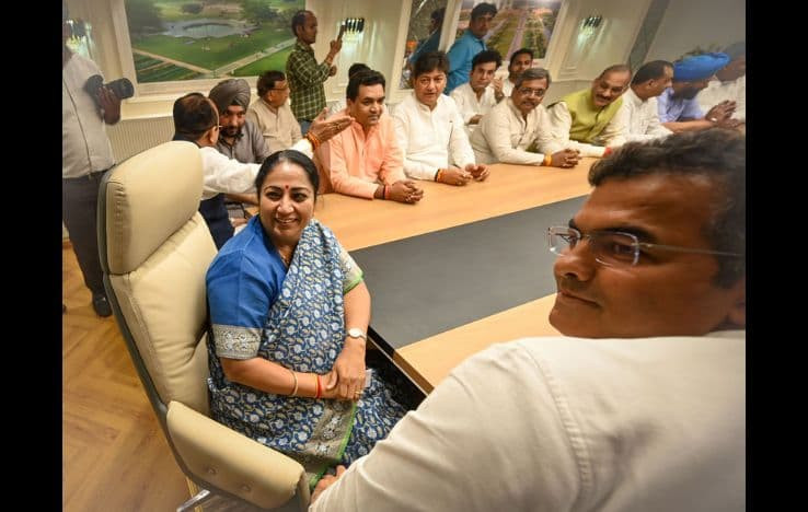 Delhi Chief Minister started an internship program to empower youth in governance