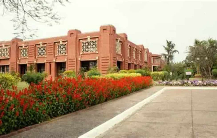 IIM Lucknow Launches PGPWE