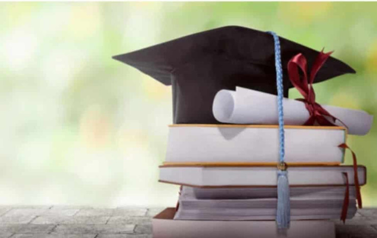 Russia Opens 300 Scholarships