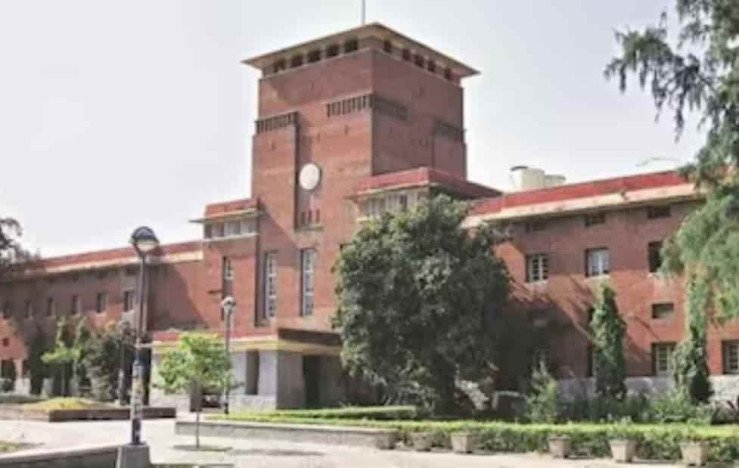 Delhi University To Award Degrees