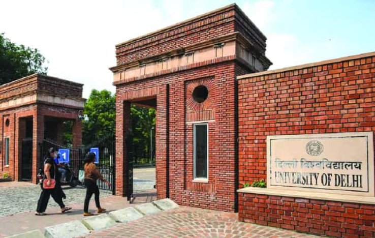 AISA protests Delhi University 72-hour rule